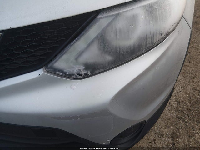 JN1BJ1CR8KW334818 Nissan Rogue Sport S