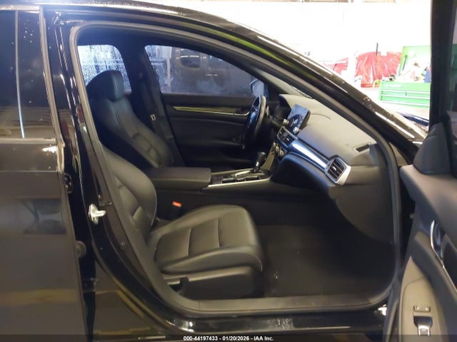 1HGCV1F32MA076486 Honda Accord Sport