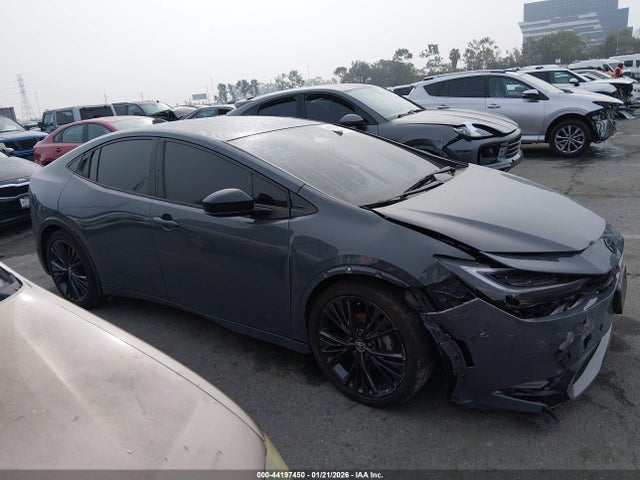 JTDACAAU5R3027368 Toyota Prius Limited