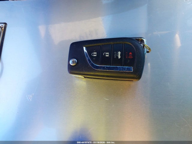 JTDS4RCE3LJ033548 Toyota COROLLA SE