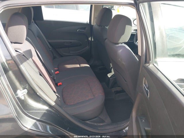 Chevrolet Sonic Lt Auto 2017 1G1JD6SB4H4132489 Image 8