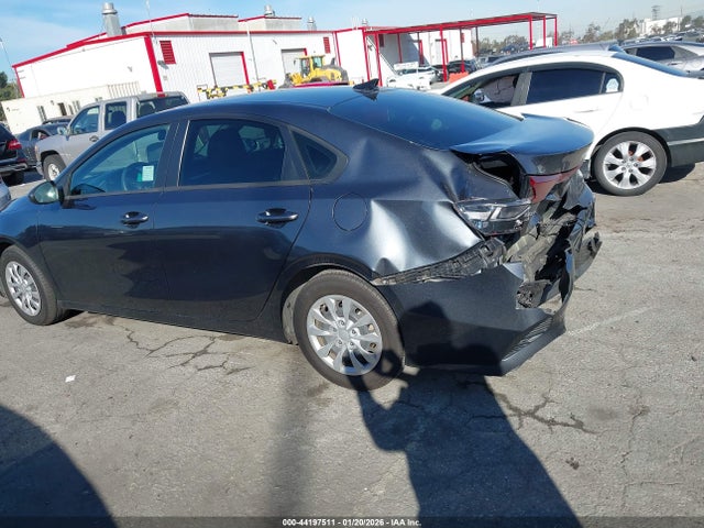 3KPF24AD5NE426021 KIA FORTE FE