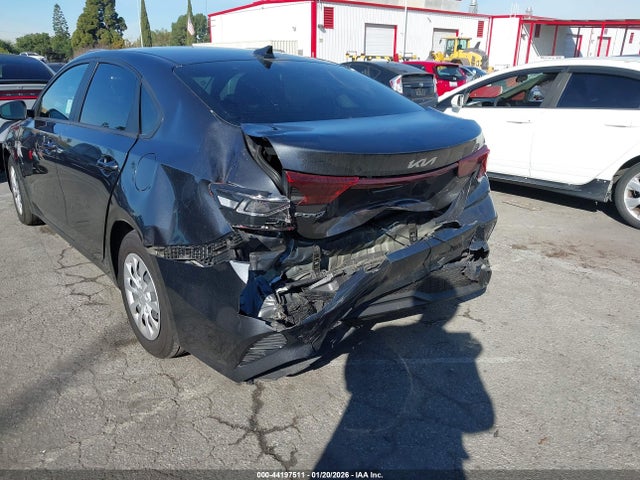 3KPF24AD5NE426021 KIA FORTE FE
