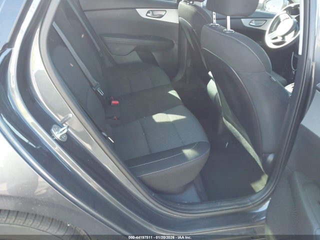 3KPF24AD5NE426021 KIA FORTE FE