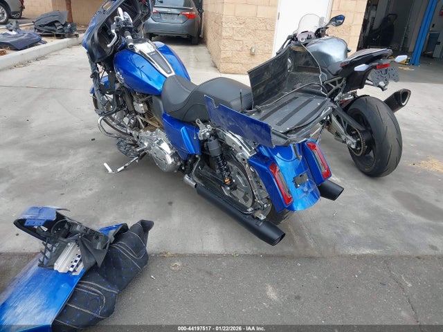 2024 HARLEY-DAVIDSON FLHX 1HD1KB723RB630273 Photo 2