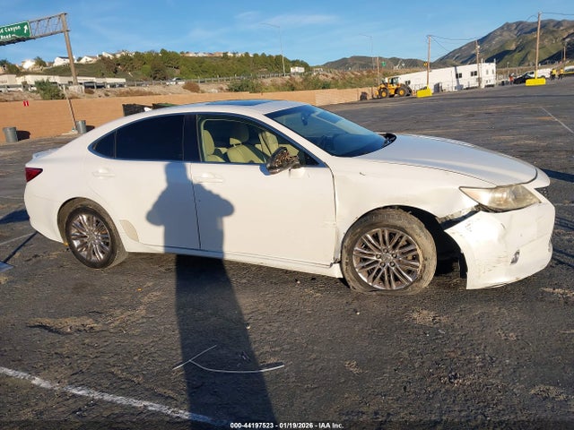 44197523 :رقم المزاد ، JTHBK1GG1D2072801 vin ، 2013 Lexus Es 350 مزاد بيع