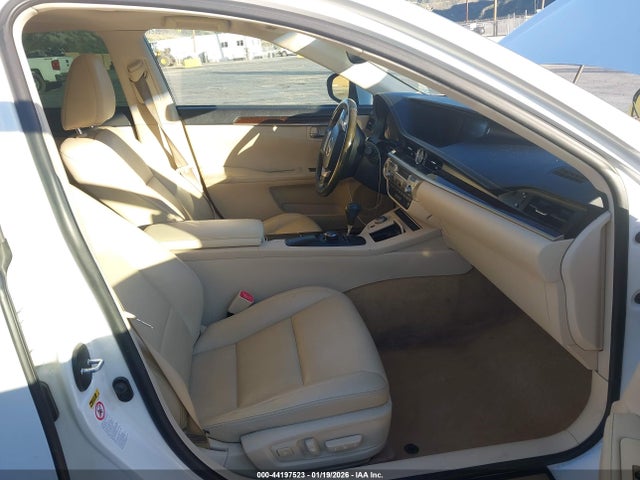 44197523 :رقم المزاد ، JTHBK1GG1D2072801 vin ، 2013 Lexus Es 350 مزاد بيع