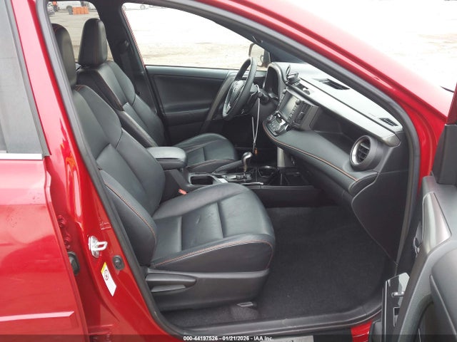 2T3JFREV9HW659391 Toyota RAV4 SE