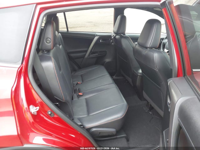 2T3JFREV9HW659391 Toyota RAV4 SE