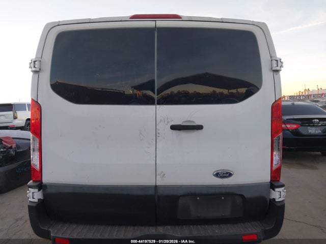 1FTNR1ZM8FKA65831 Ford Transit-250
