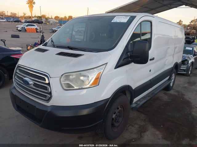1FTNR1ZM8FKA65831 Ford Transit-250