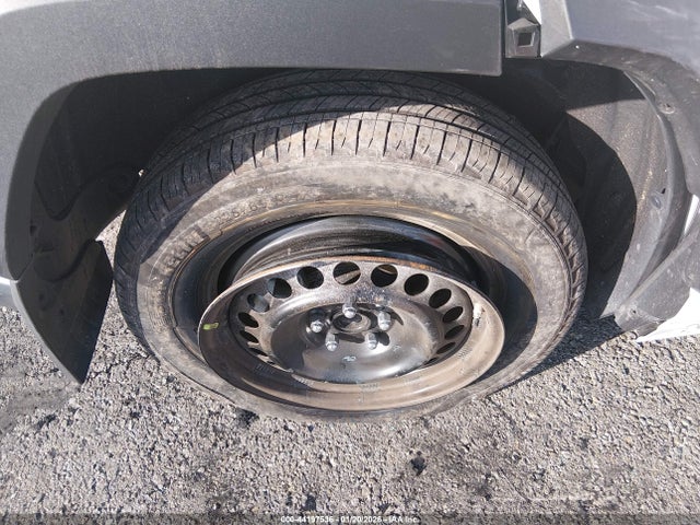 2T3K1RFV2SW374279 Toyota RAV4 LE