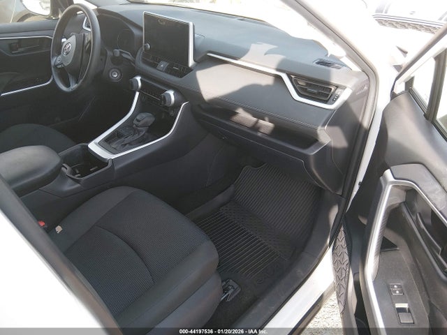 2T3K1RFV2SW374279 Toyota RAV4 LE