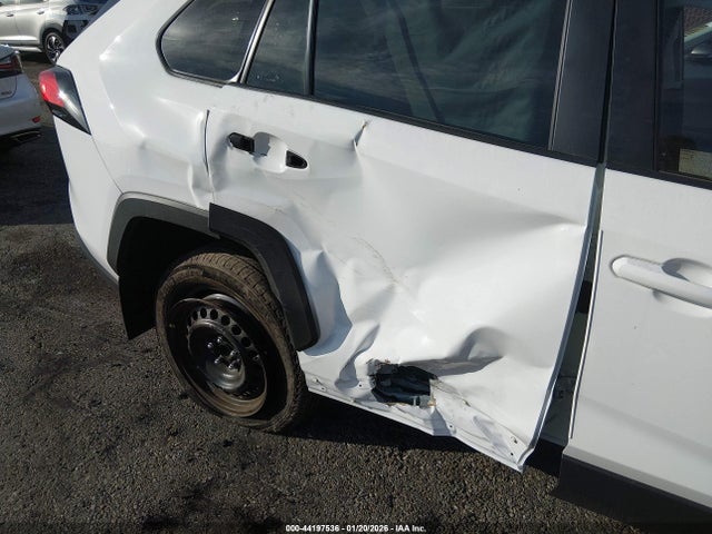 2T3K1RFV2SW374279 Toyota RAV4 LE