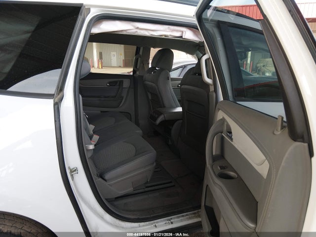1GNKRFKD0HJ303732 Chevrolet Traverse Ls