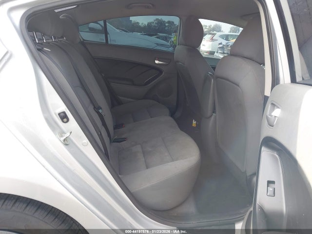 KIA FORTE LX 2017 3KPFK4A73HE098998 Image 8