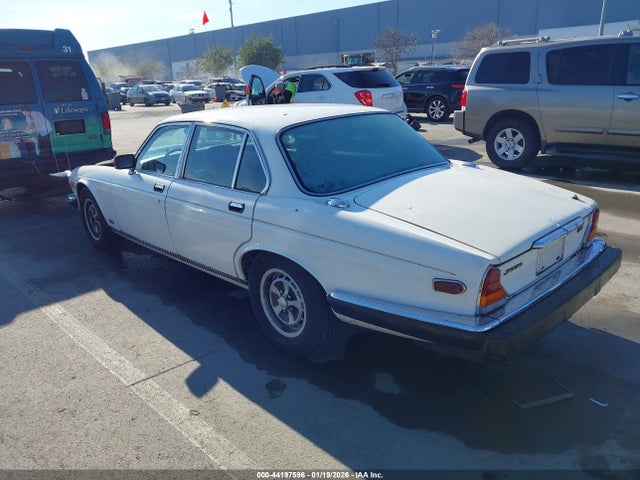 1985 JAGUAR XJ6 SAJAV1340FC398667 Photo 2