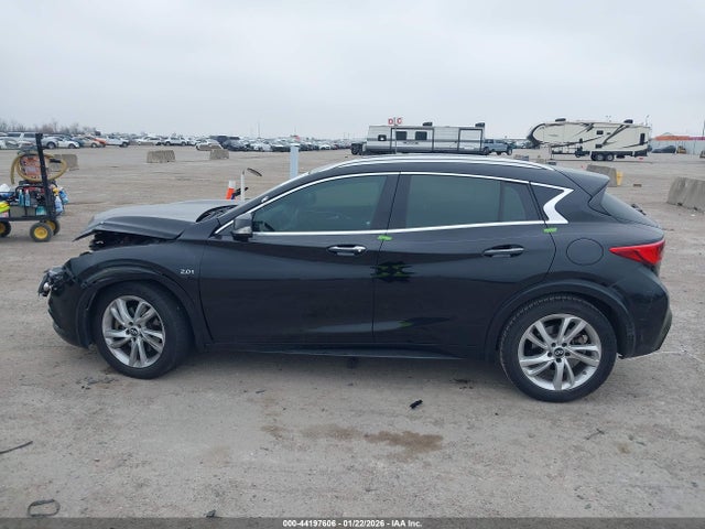 2017 Infiniti Qx30 Premium მანქანა იყიდება აუქციონზე, vin: SJKCH5CP3HA026770, აუქციონის ნომერი: 44197606