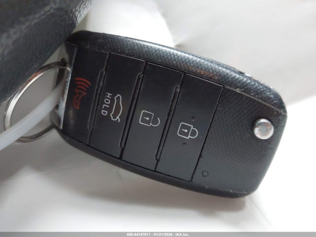 KNADM4A37G6611556 KIA RIO LX