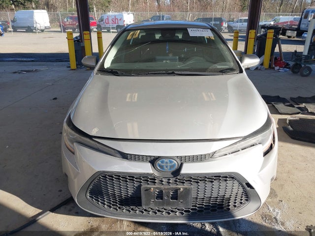 JTDEAMDE3NJ040817 Toyota Corolla Hybrid Le