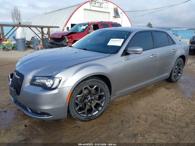 2018 CHRYSLER 300 2C3CCAGG9JH300554 Photo 1