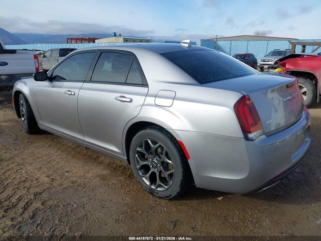 2018 CHRYSLER 300 2C3CCAGG9JH300554 Photo 2