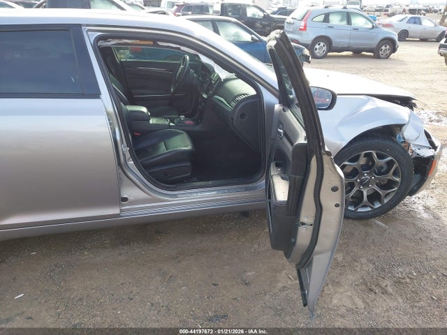 2018 CHRYSLER 300 2C3CCAGG9JH300554 Photo 4