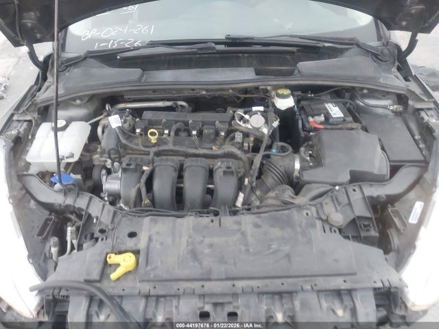 1FADP3F21JL251073 Ford FOCUS SE