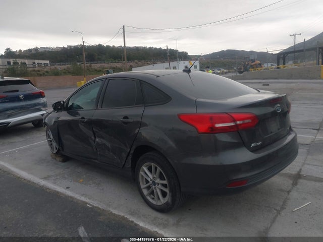 1FADP3F21JL251073 Ford FOCUS SE