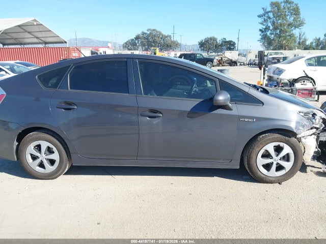 Toyota Prius Four 2015 JTDKN3DU5F0471630 Image 13