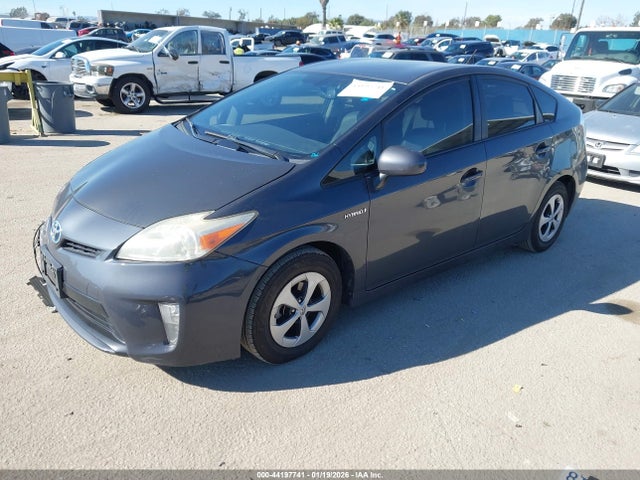 Toyota Prius Four 2015 JTDKN3DU5F0471630 Image 2