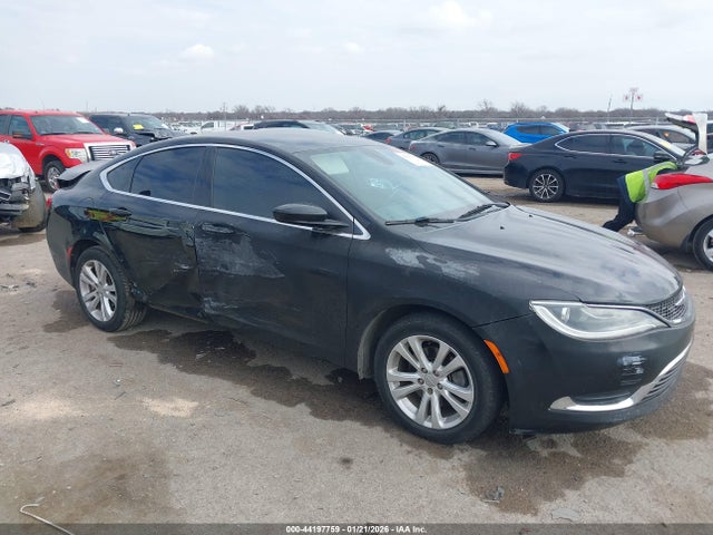44197759 :رقم المزاد ، 1C3CCCAB4FN599992 vin ، 2015 Chrysler 200 Limited مزاد بيع