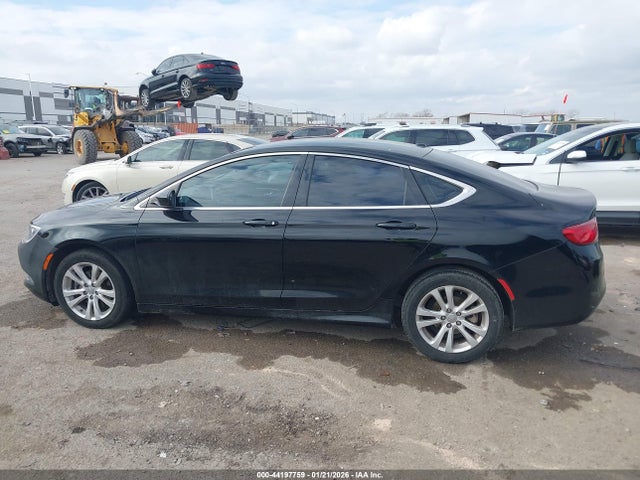 44197759 :رقم المزاد ، 1C3CCCAB4FN599992 vin ، 2015 Chrysler 200 Limited مزاد بيع