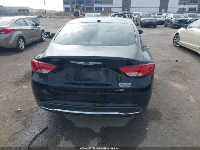 44197759 :رقم المزاد ، 1C3CCCAB4FN599992 vin ، 2015 Chrysler 200 Limited مزاد بيع