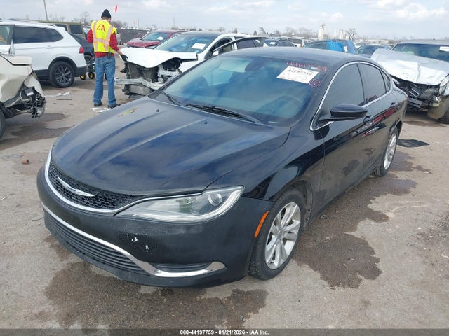 44197759 :رقم المزاد ، 1C3CCCAB4FN599992 vin ، 2015 Chrysler 200 Limited مزاد بيع