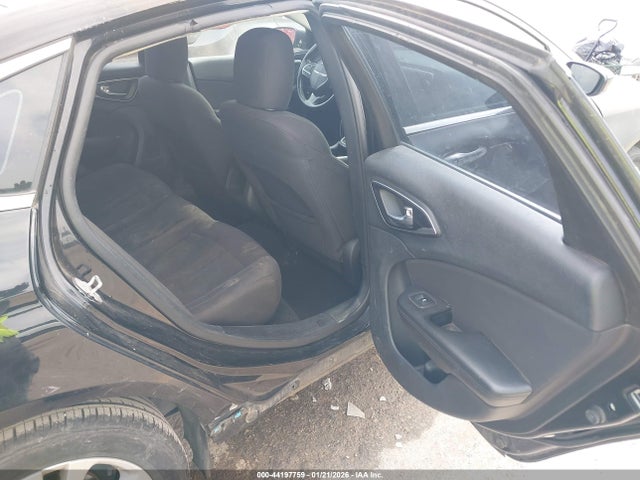 44197759 :رقم المزاد ، 1C3CCCAB4FN599992 vin ، 2015 Chrysler 200 Limited مزاد بيع