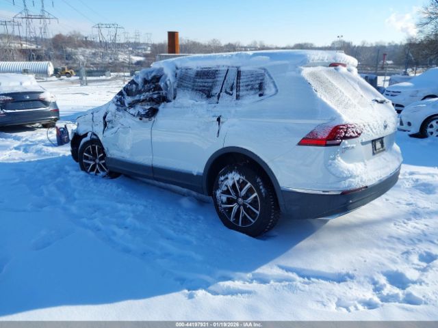 2021 VOLKSWAGEN TIGUAN 3VV2B7AX2MM117543 Photo 2