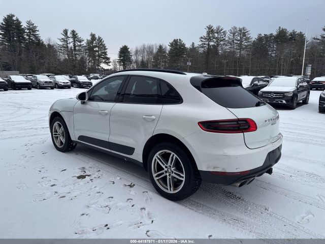 2015 PORSCHE MACAN WP1AB2A54FLB42958 Photo 2
