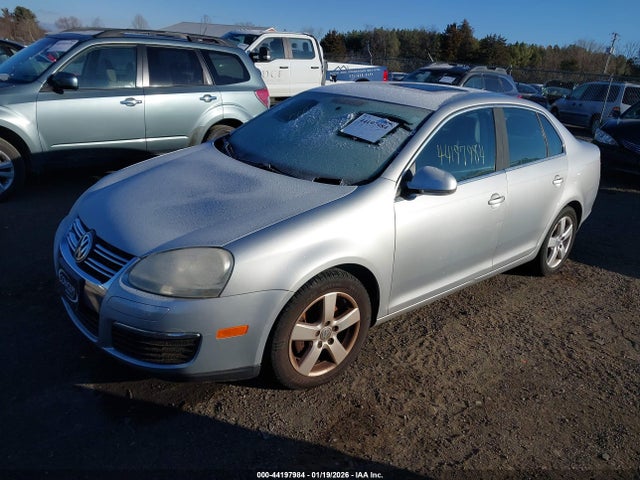 44197984 :رقم المزاد ، 3VWRM71K78M058519 vin ، 2008 Volkswagen Jetta Se/sel مزاد بيع