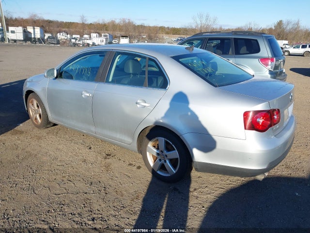 44197984 :رقم المزاد ، 3VWRM71K78M058519 vin ، 2008 Volkswagen Jetta Se/sel مزاد بيع