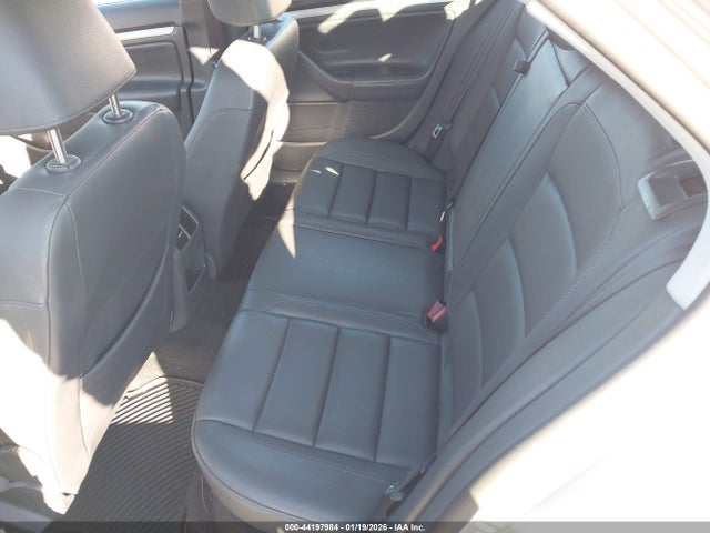 44197984 :رقم المزاد ، 3VWRM71K78M058519 vin ، 2008 Volkswagen Jetta Se/sel مزاد بيع