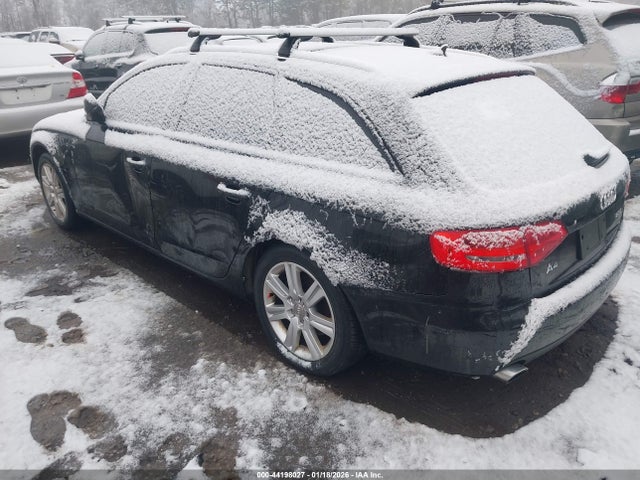 2011 AUDI A4 WAUSFAFL4BA046519 Photo 2