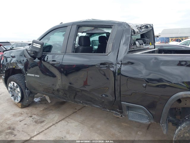 1GC4YMEY3PF256057 Chevrolet Silverado 2500hd 4wd Standard Bed Custom