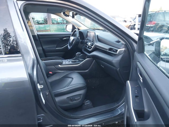 5TDGZRBH8LS516863 Toyota Highlander Xle