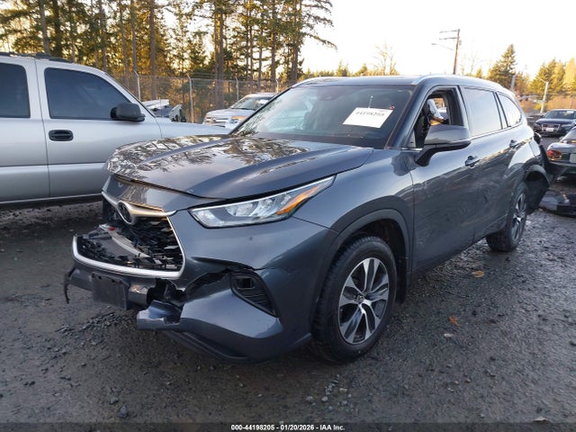 5TDGZRBH8LS516863 Toyota Highlander Xle