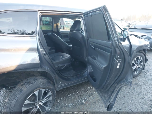 5TDGZRBH8LS516863 Toyota Highlander Xle