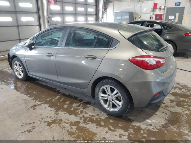 2017 CHEVROLET CRUZE 3G1BE6SM6HS597150 Photo 2