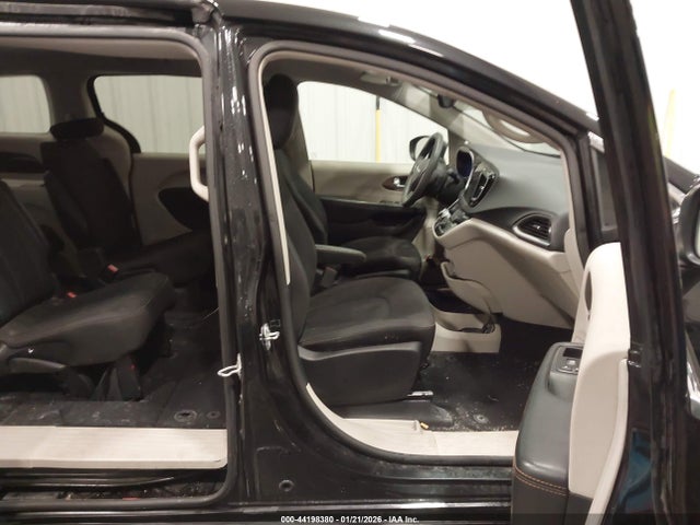 Aukcja sprzedaży 2017 Chrysler Pacifica Touring, vin: 2C4RC1DG4HR515984, numer aukcji: 44198380