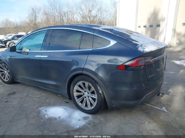2016 TESLA MODEL X 5YJXCBE26GF001967 Photo 2