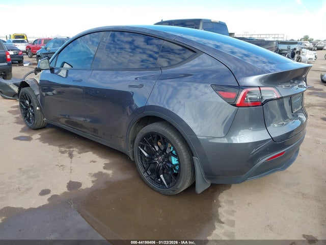 2023 TESLA MODEL Y 7SAYGDEE5PF777248 Photo 2
